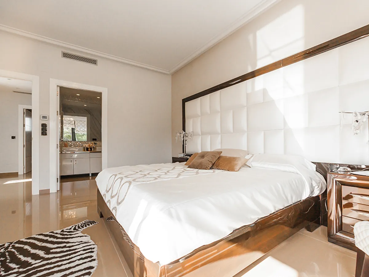 Family Room — a generous bed and space for a third guest